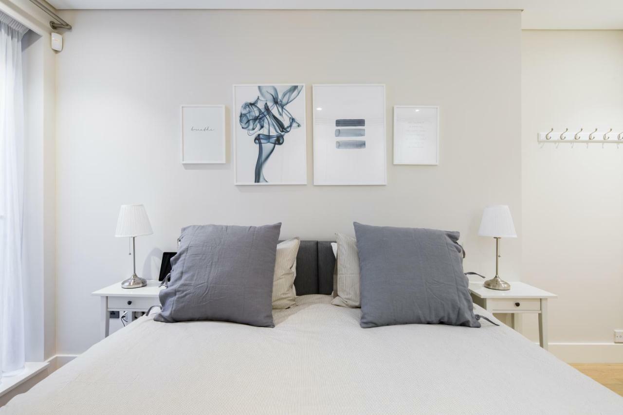 VI Castle Lane Appartement Londen Buitenkant foto