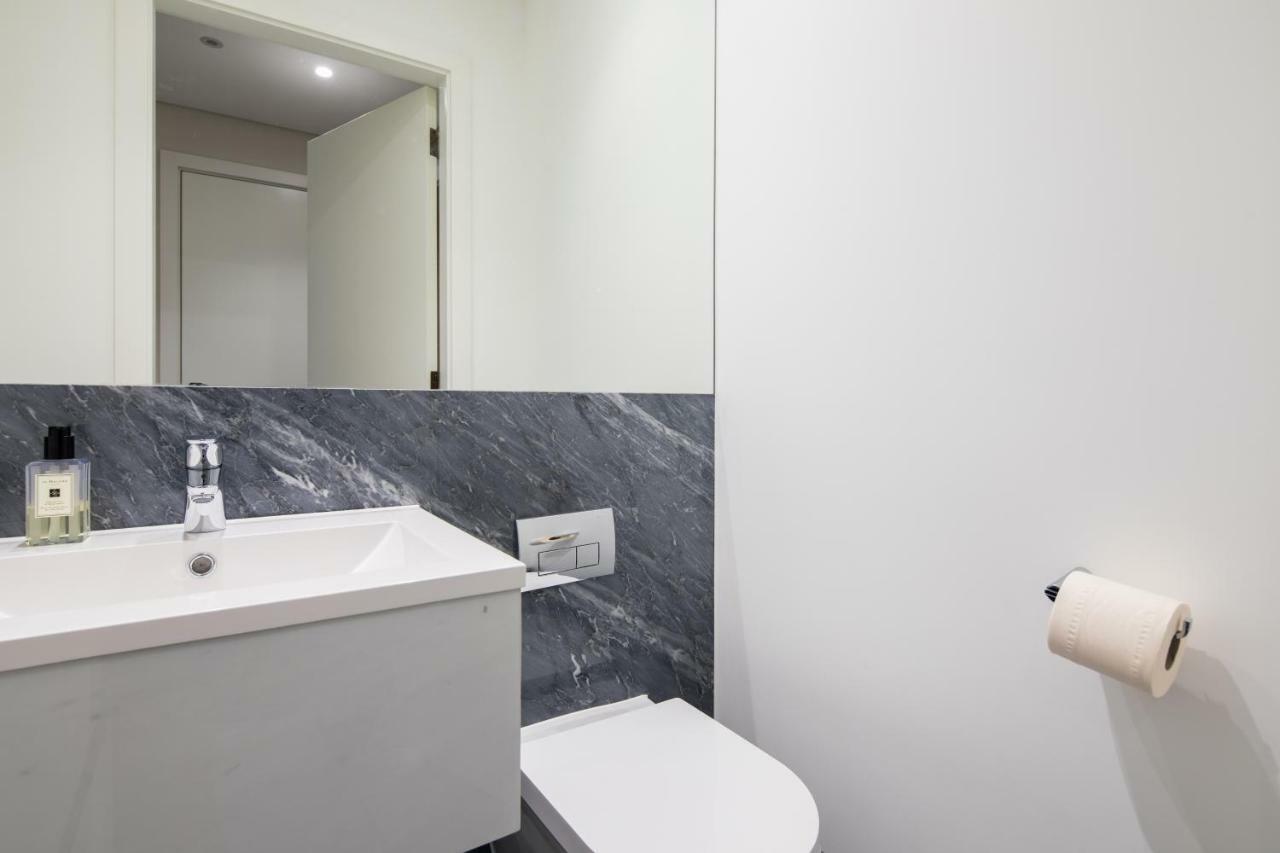 VI Castle Lane Appartement Londen Buitenkant foto