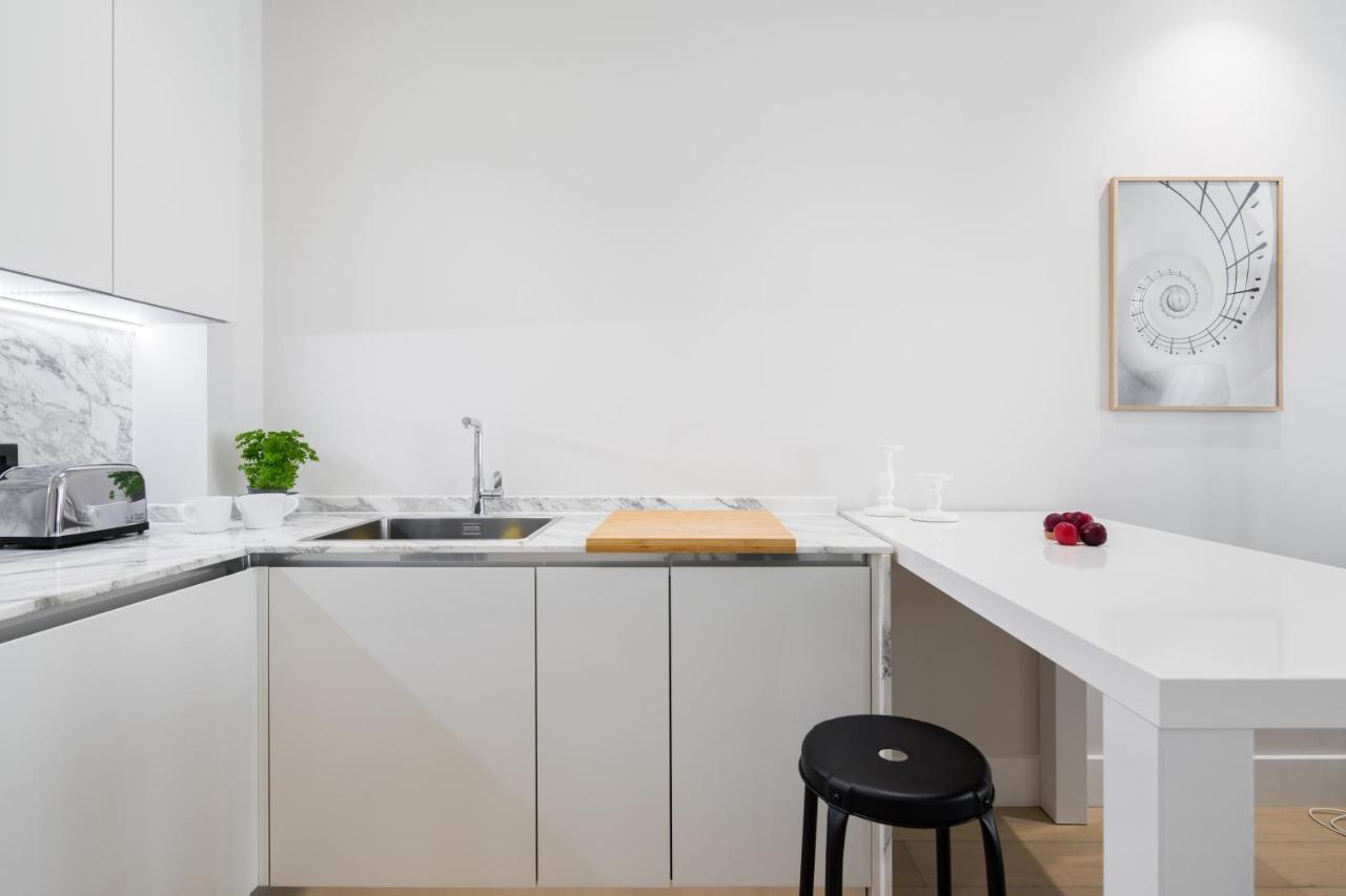 VI Castle Lane Appartement Londen Buitenkant foto